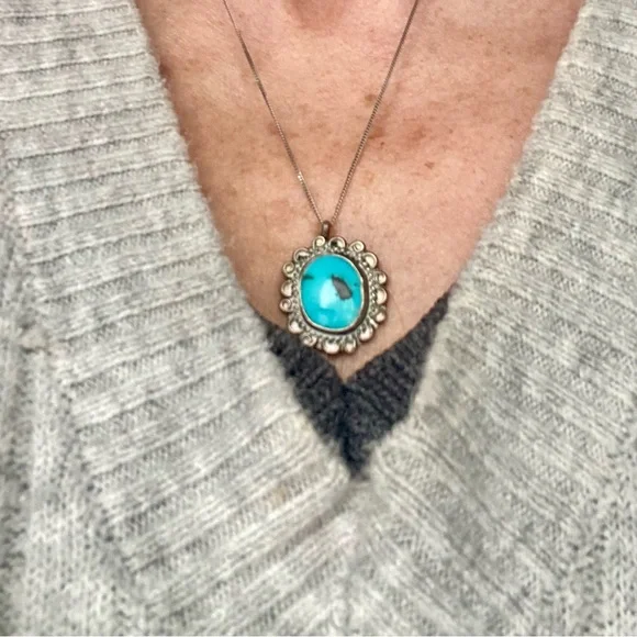 Unhallmarked silver and turquoise necklace - Picture 3 of 9
